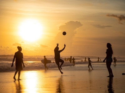 Conseils, sécurité et premiers secours pour les sports de plage