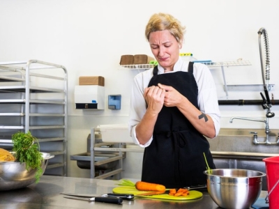 Pourquoi utiliser des pansements bleus en restauration ?